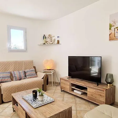 Villa Superbe Avec Piscine Chauffee A Proximite De La *