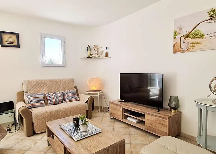 Villa Superbe Avec Piscine Chauffée à Proximité De La *