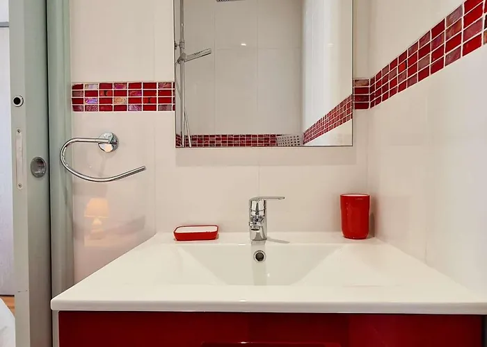 Villa Superbe Avec Piscine Chauffée à Proximité De La